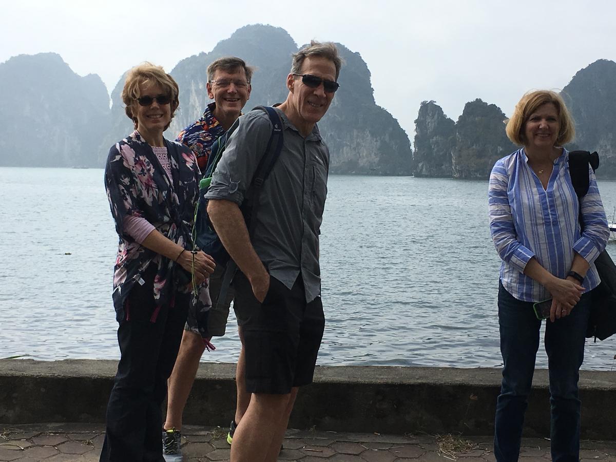 Halo Bay Homestay Ha Long Esterno foto